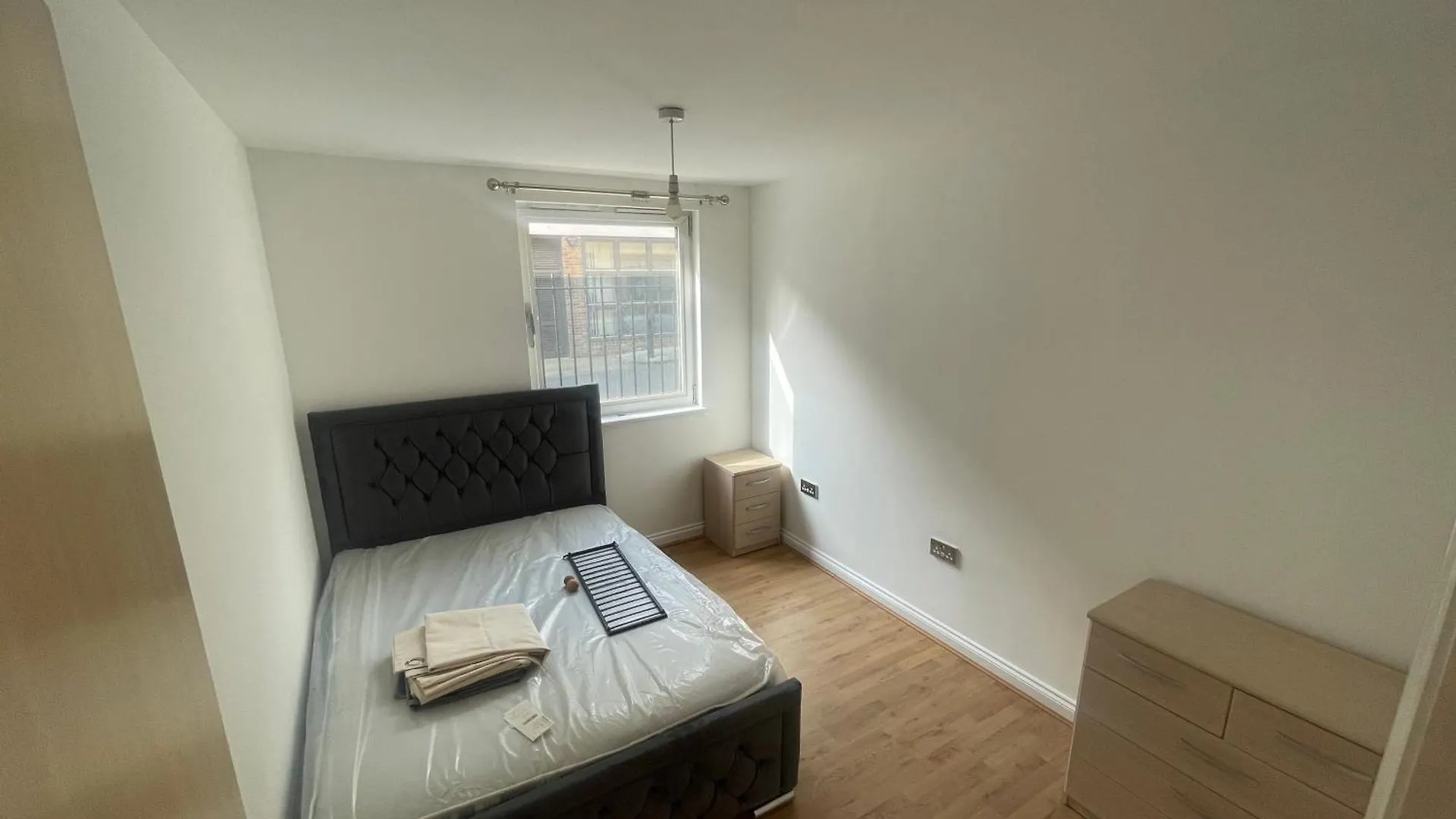 アパート Urban Living At Its Best Stylish 4-Bed Flat With Gym, Underground Parking , Prime Location, Just 2 Minutes From Borough Market & Tube ロンドン イギリス