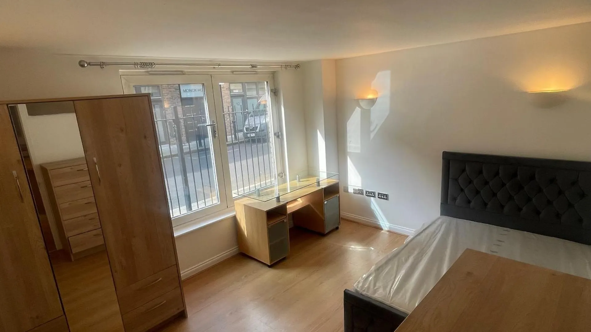 Urban Living At Its Best Stylish 4-Bed Flat With Gym, Underground Parking , Prime Location, Just 2 Minutes From Borough Market & Tube Λονδίνο Ηνωμένο Βασίλειο