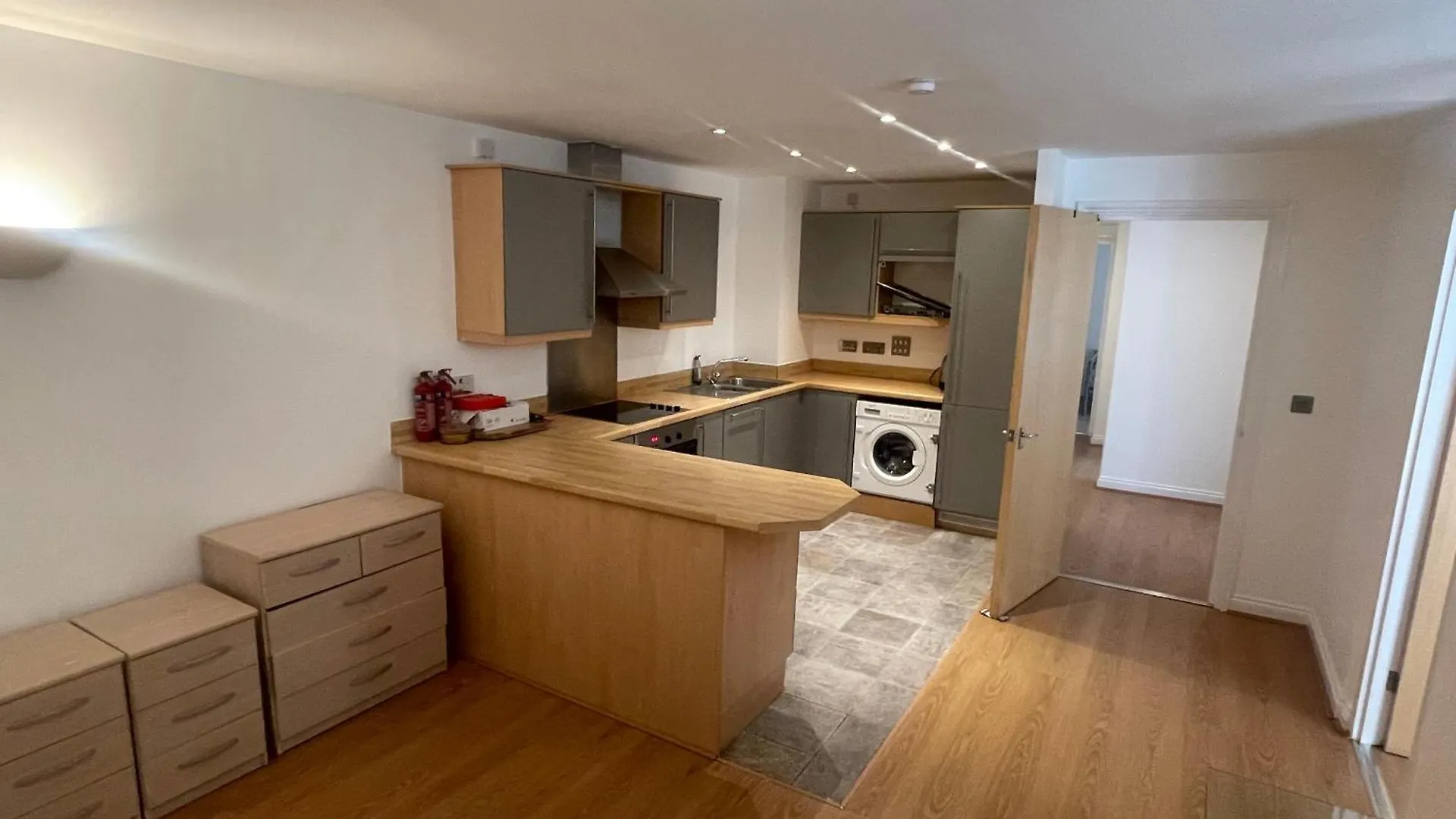 Urban Living At Its Best Stylish 4-Bed Flat With Gym, Underground Parking , Prime Location, Just 2 Minutes From Borough Market & Tube Λονδίνο 0*,